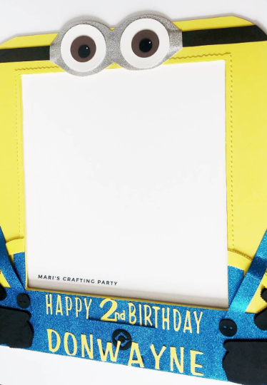Minions photo booth - Minions booth frame