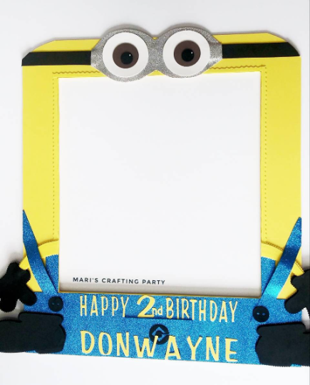 Minions photo booth - Minions booth frame